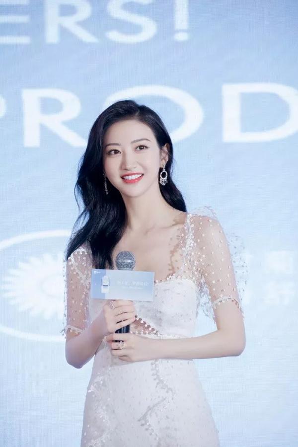 拥有"牛奶皮肤"的景甜只有白?那你可就太天真了!