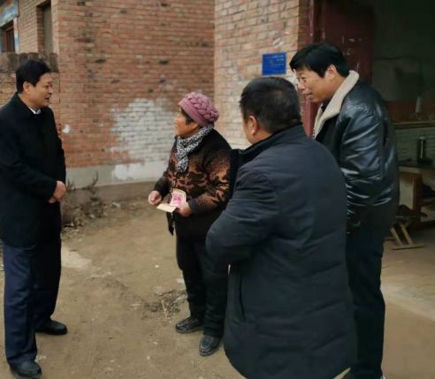 单县郭村镇开展春节送温暖活动