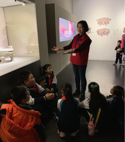 山师大二附中小学部学生参观博物馆感受厚重齐