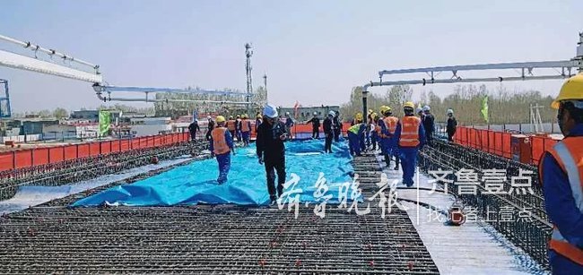 鲁南高铁曲菏段2标梁场首片梁浇筑,济宁承制5