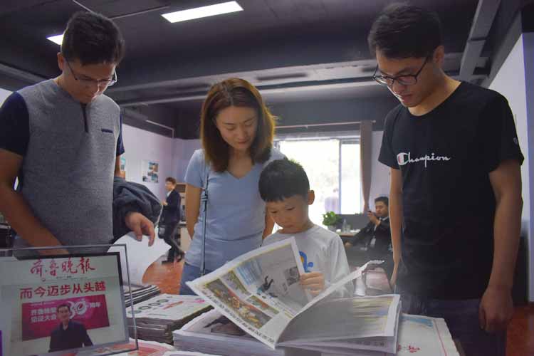 每一页都是宝藏,小朋友看剪报喜欢的不得了