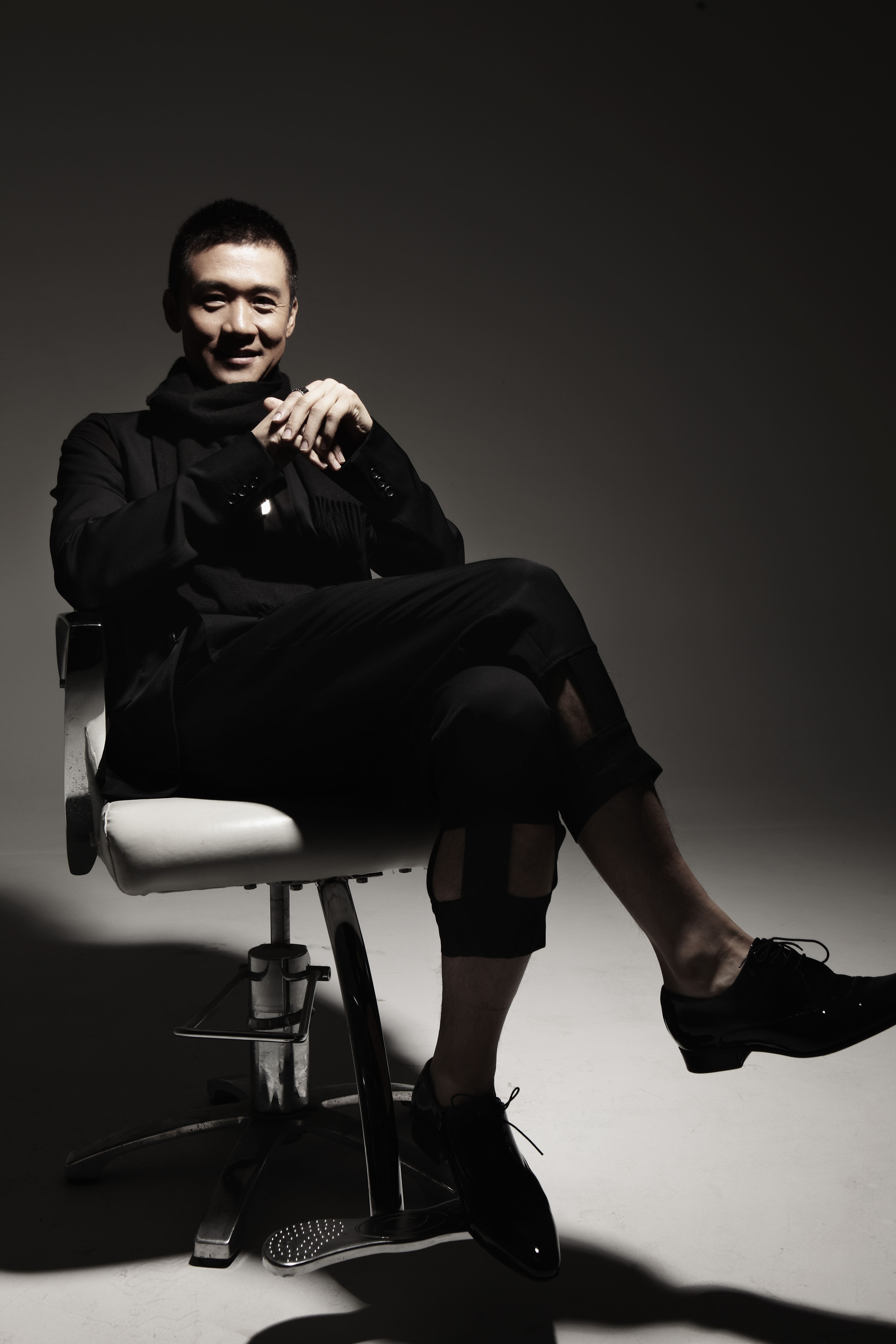 黄志忠首执导筒:"大器晚成"挺好,我的路还很长