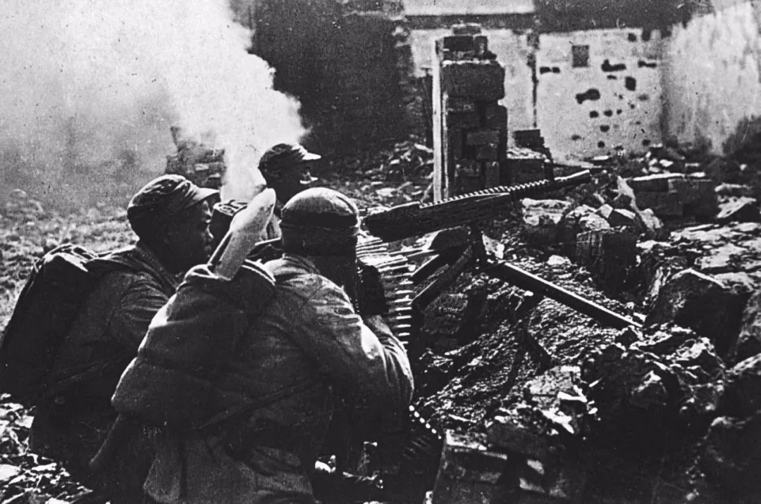 资料显示,8年全面抗战,在中国敌后战场和正面战场共进行重大战役200余