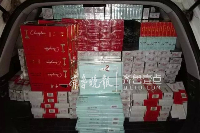 枣庄高速交警截获违规运输烟草车,价值60万元