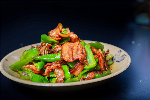 深夜食堂|青椒炒臘肉,頓頓飯管夠!盤點冬日裡的幾道潑辣美食