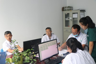 崔贵祥主任正为大家讲解手型神经损伤