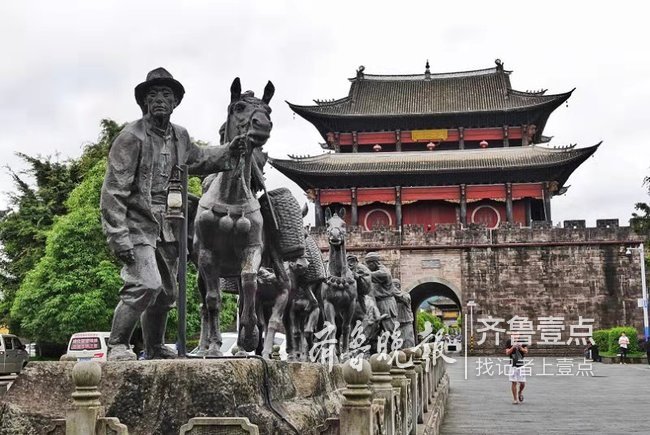 拍课堂城市的名片古朴庄严的腾冲文星楼