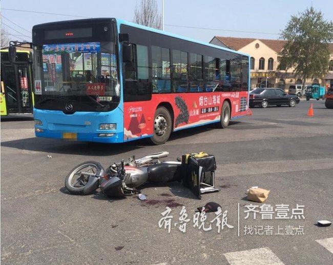 情报站|烟台芝罘区街头公交与摩托相撞,伤者已送医