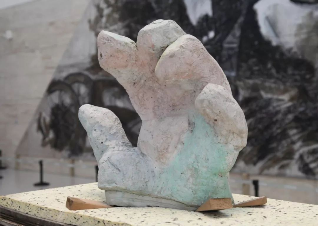 山东美术馆再度携手德国贝尔推出吕佩尔茨雕塑作品展