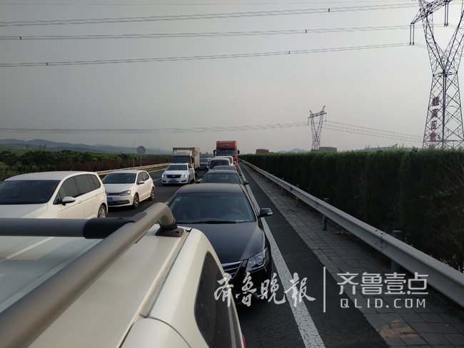路况提示:济菏高速济南方向因施工造成20公里