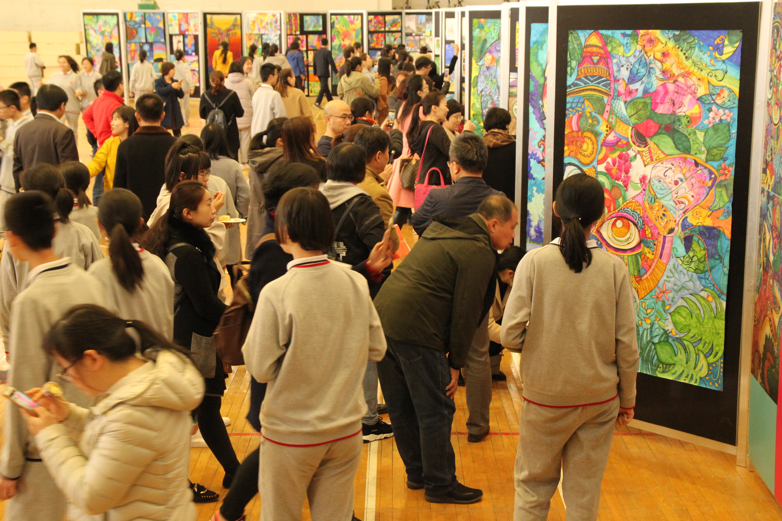 春天的序曲济南外国语学校举办学生绘画作品展