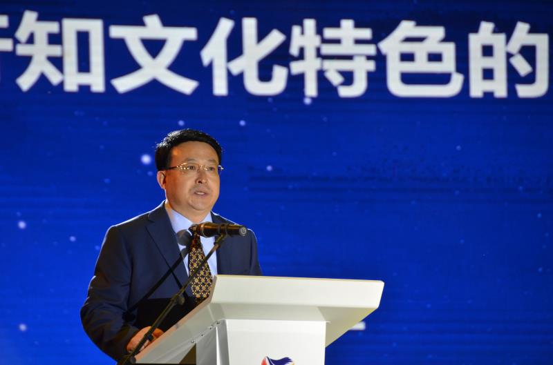 潍坊市教育局刘海涛副局长致辞,在讲话中表达了对潍坊行知学校