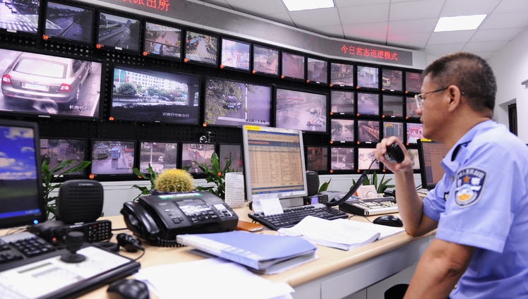 "中国天网"监控曝光,精准识别年龄性别等