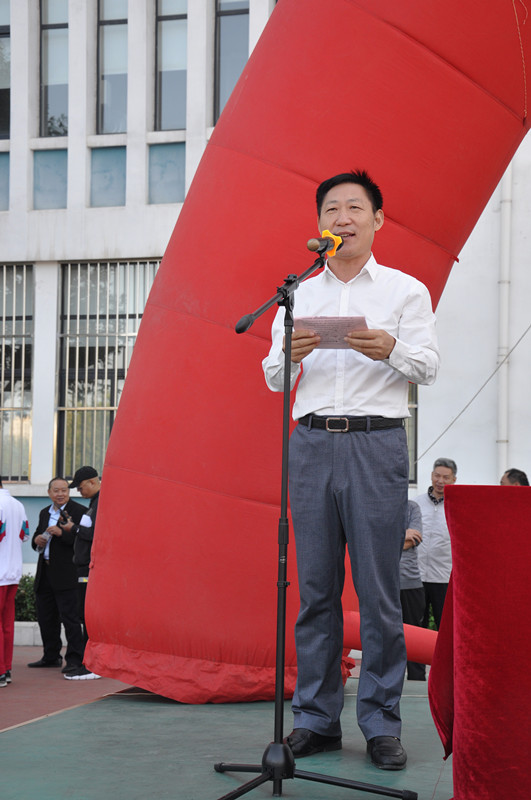 校长林昭军致开幕词,济南二中坚持"以优质为底色,以美育为特色,努力