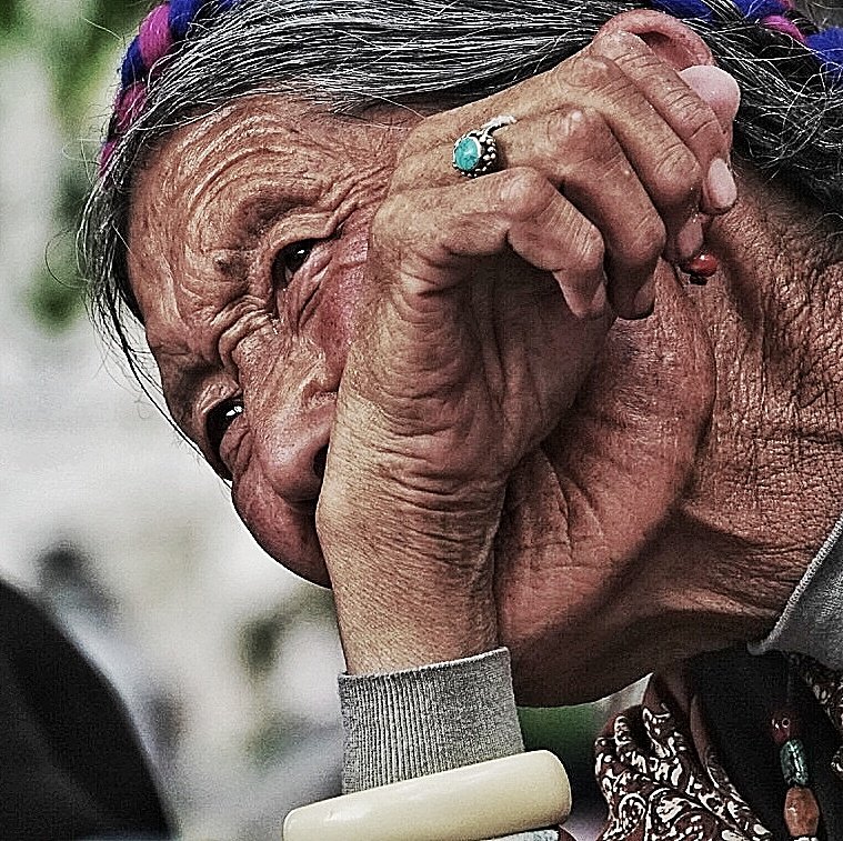 拍课堂善良虔诚热情豁达的藏民