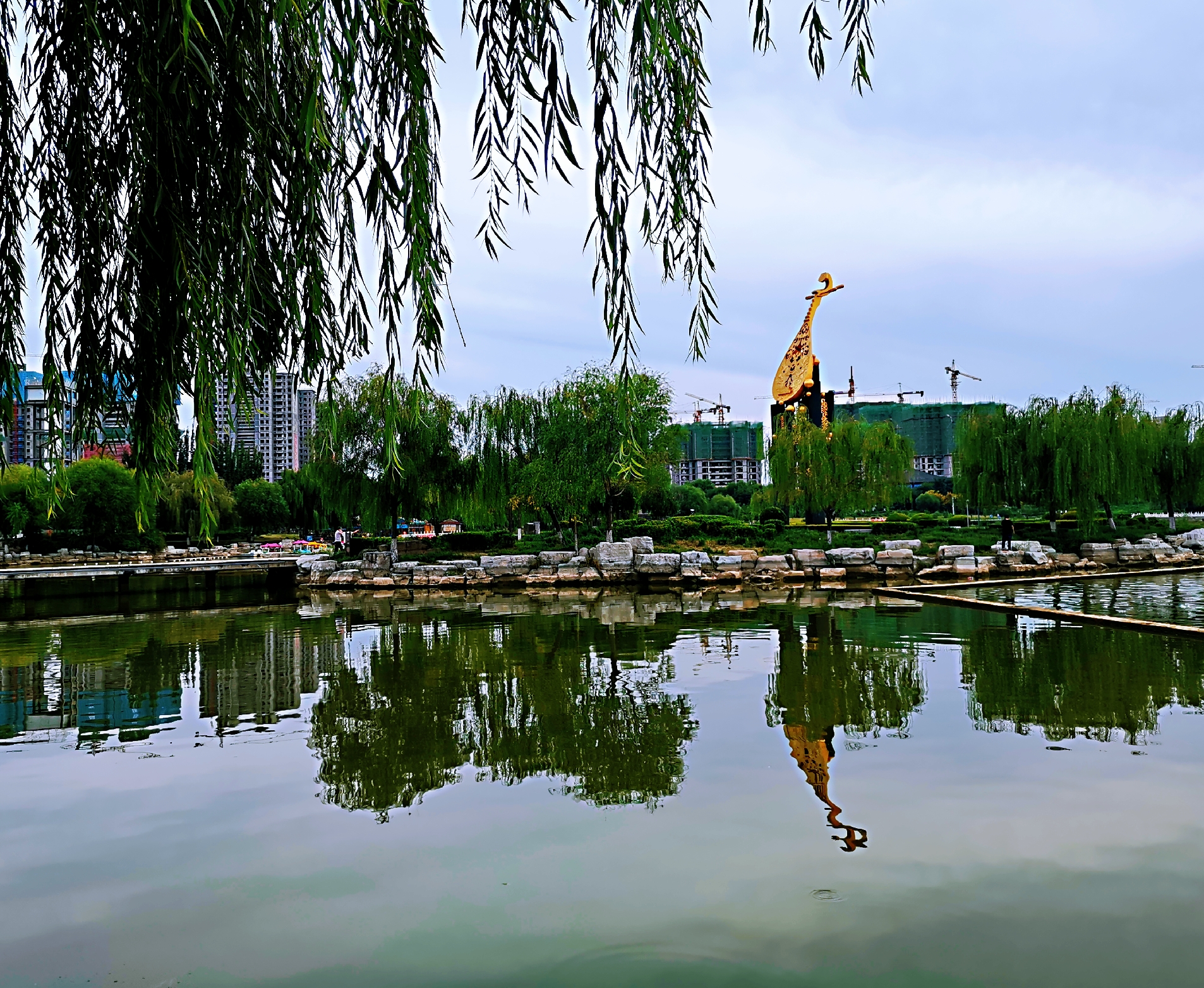 "         在山东省平原县百姓心目中,对琵琶湾有着深厚的情结.