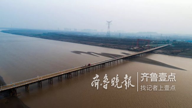 齐鲁黄河大桥建设现场资料图