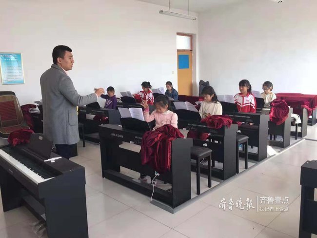 淄川区黑旺实验小学以点带面,打造钢琴特色课