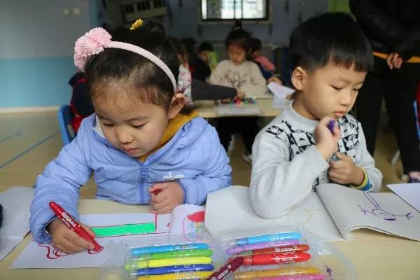 历城机关幼教集团名辉园:感恩节画出最纯真的