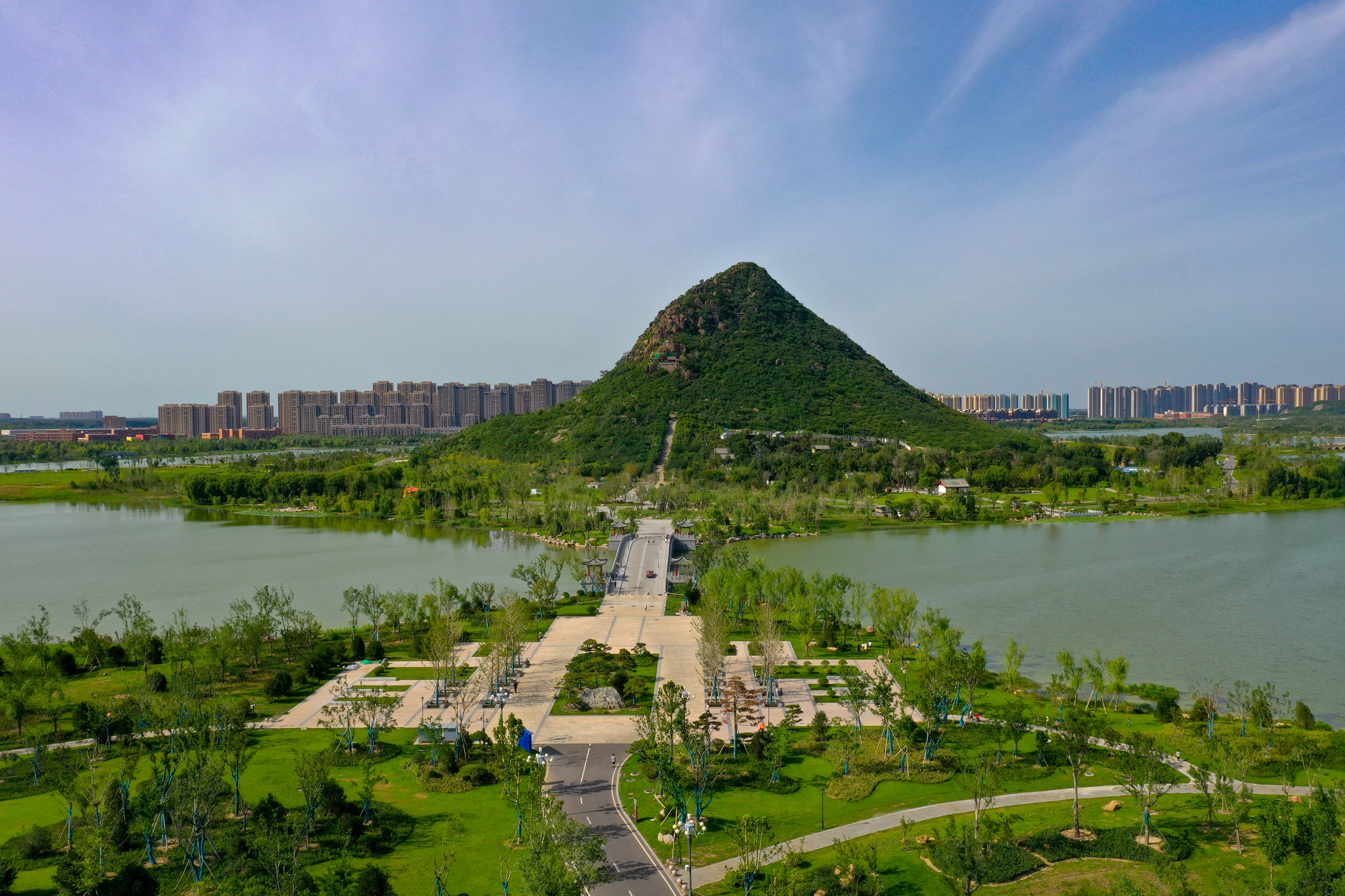 华山湖湿地公园披盛装,无人机空中秀我爱你中国