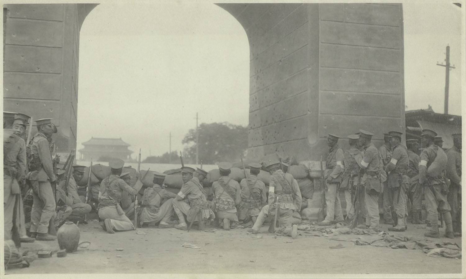 早期的军阀混战有多搞笑?士兵一边打仗一边买卖烟草