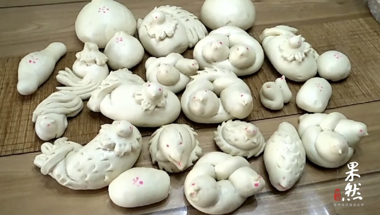 果然视频清明女儿收到姥姥做的面燕子饽饽满满乡愁